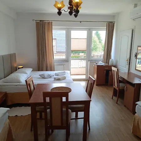 Letnia Jacuzzi & Sauna Bed & Breakfast