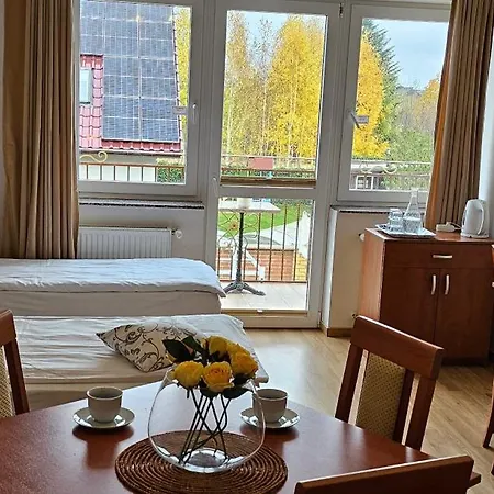 Letnia Jacuzzi & Sauna Bed & Breakfast