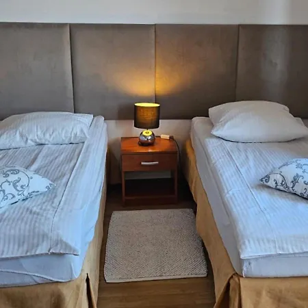 Letnia Jacuzzi & Sauna Bed & Breakfast *