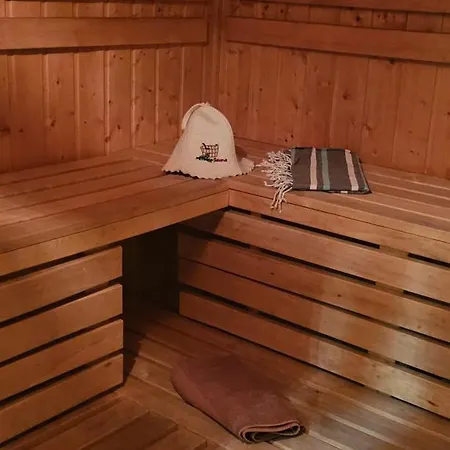 Letnia Jacuzzi & Sauna 3*