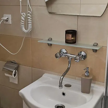 Letnia Jacuzzi & Sauna 3*
