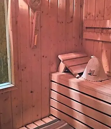 Letnia Jacuzzi & Sauna 3*
