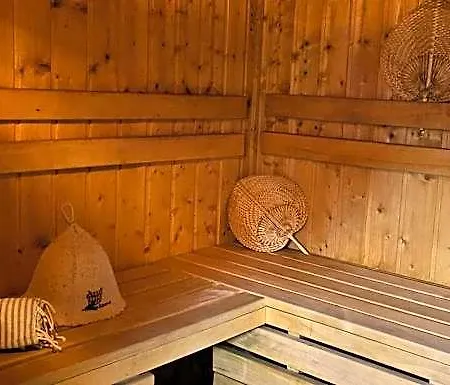 Bed & Breakfast Letnia Jacuzzi & Sauna Darłowo