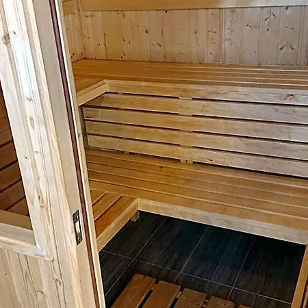 Letnia Jacuzzi & Sauna Bed & Breakfast Darłowo