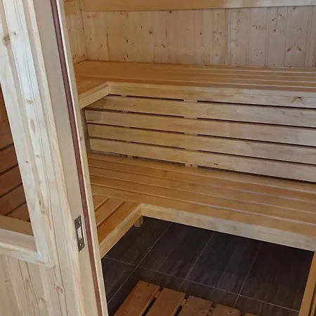 Letnia Jacuzzi & Sauna