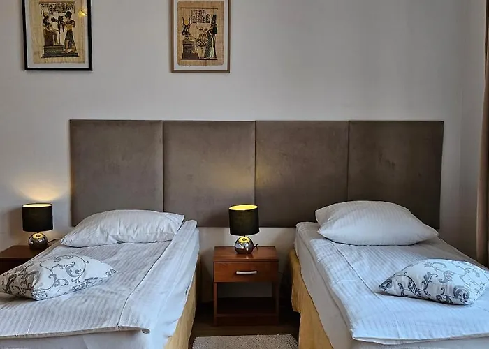 Letnia Jacuzzi & Sauna 3* ダルウォボ