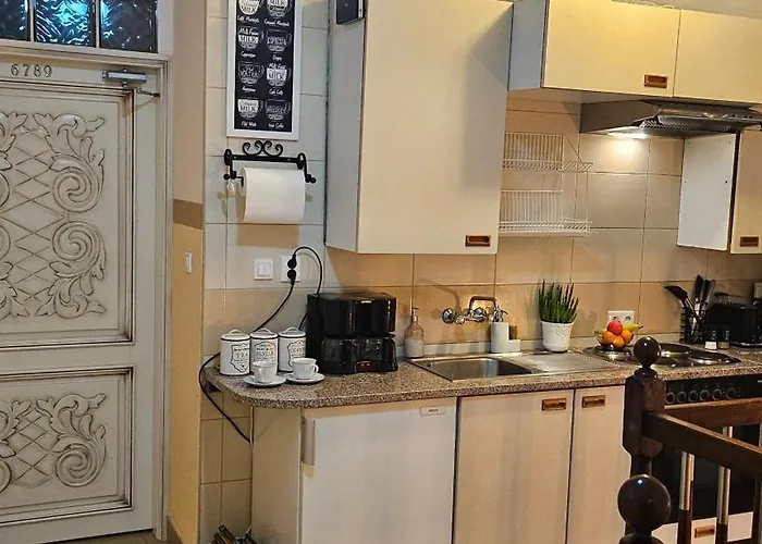 Letnia Jacuzzi & Sauna Panzió 3*