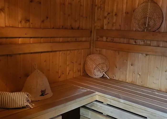 Panzió Letnia Jacuzzi & Sauna 3*