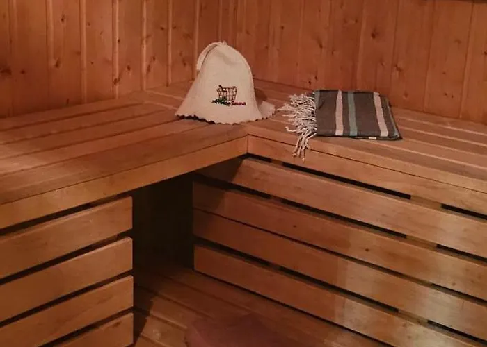 Letnia Jacuzzi & Sauna 3*