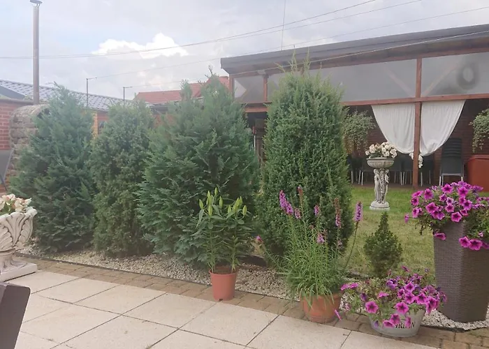 Letnia Jacuzzi & Sauna Panzió 3*